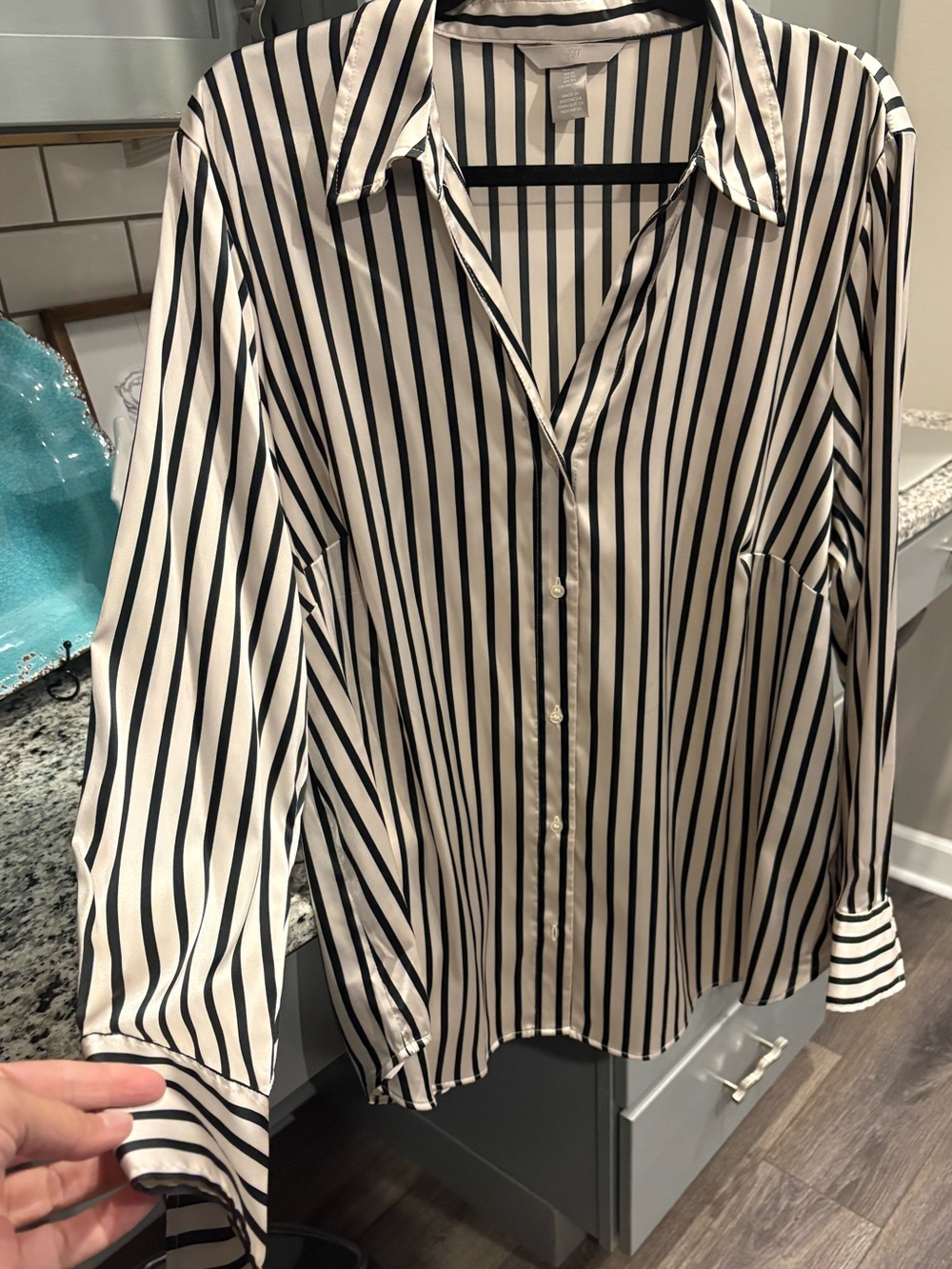 H&M Women's Black & White Satin Striped Button-Up Shirt